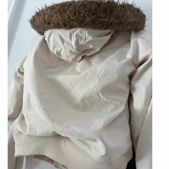 Wind Breaker Hollister jacket grey with hood a faux fur size XS - Picture 3 of 11